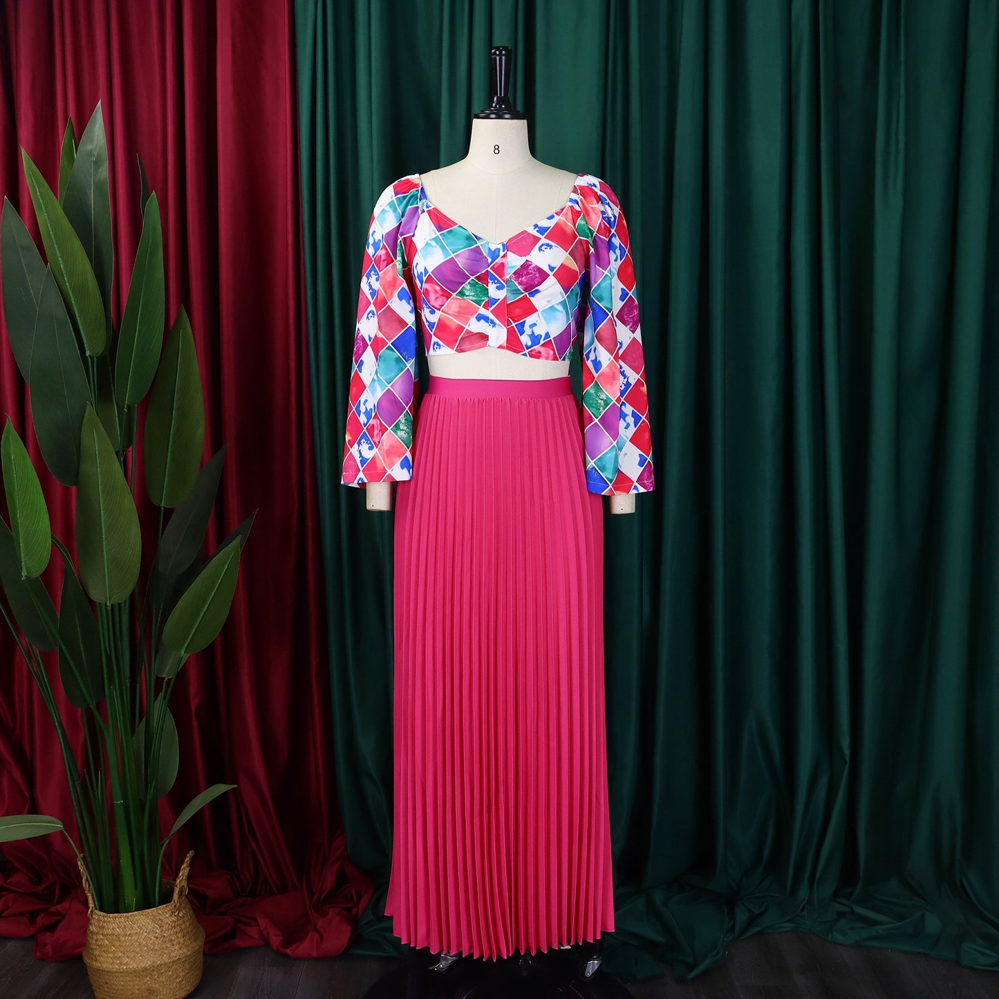 V-neck Printed Top With A Pleated Long SkirtAfrican-style Two-piece Set
