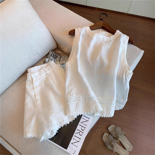 Two-piece Set Featuring Sophisticated Minimalist Casual Shorts