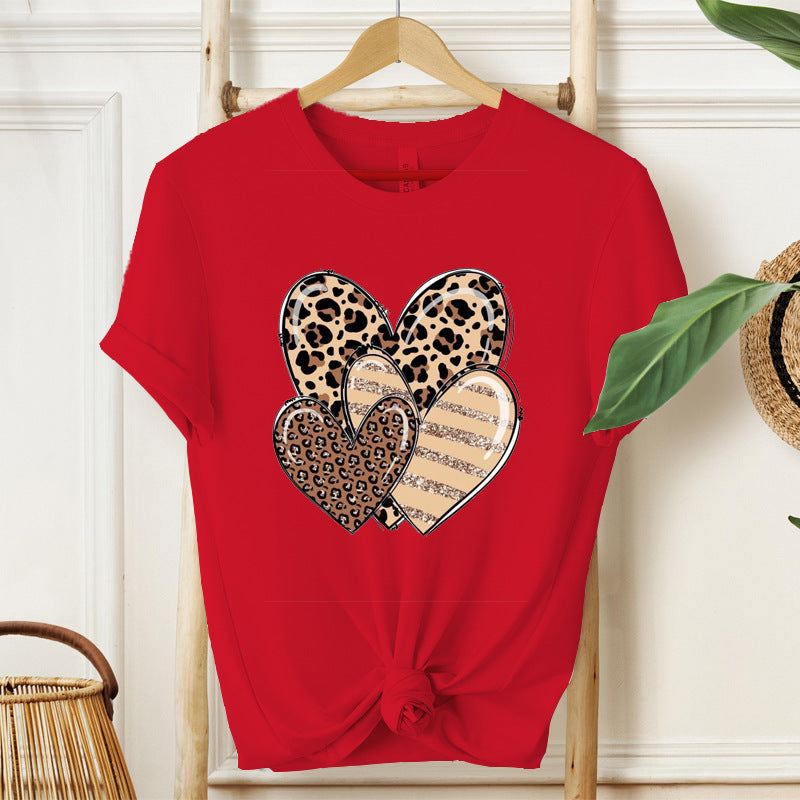 Leopard-Print Heart-Shaped Valentines Day Design, Loose-Fit, Fashionable, Casual Short-Sleeve Top