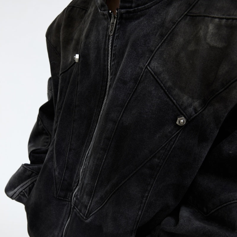 Slidt vatteret denimjakke med hætte, metalsmykkede jeans
