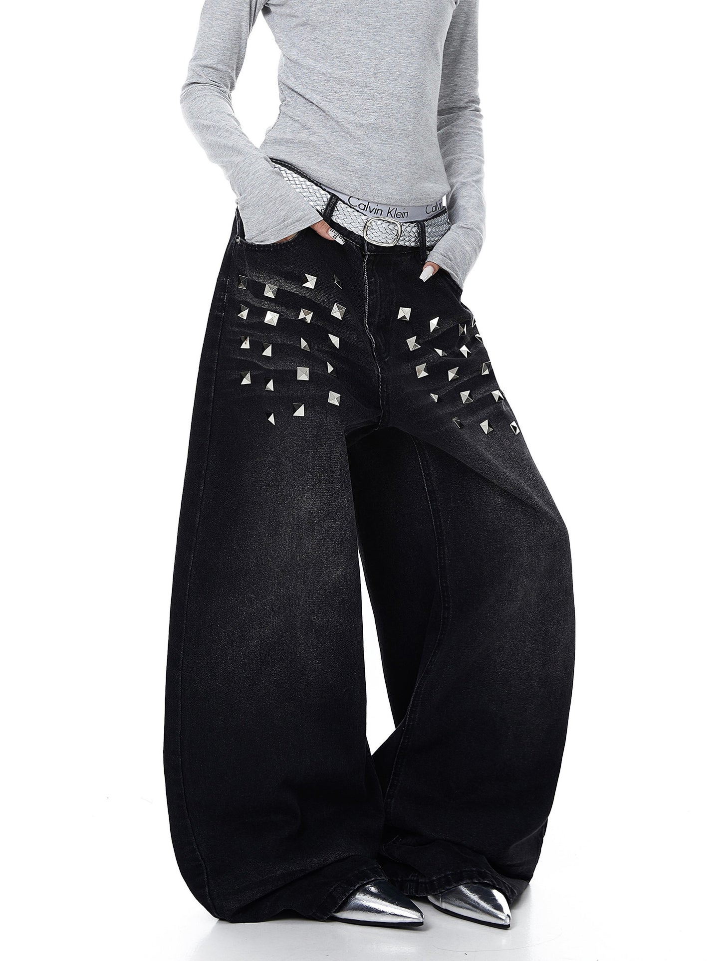Womens Washed Denim Jeans With American-Style Rivet Design And Cat-Eye Distressed Details