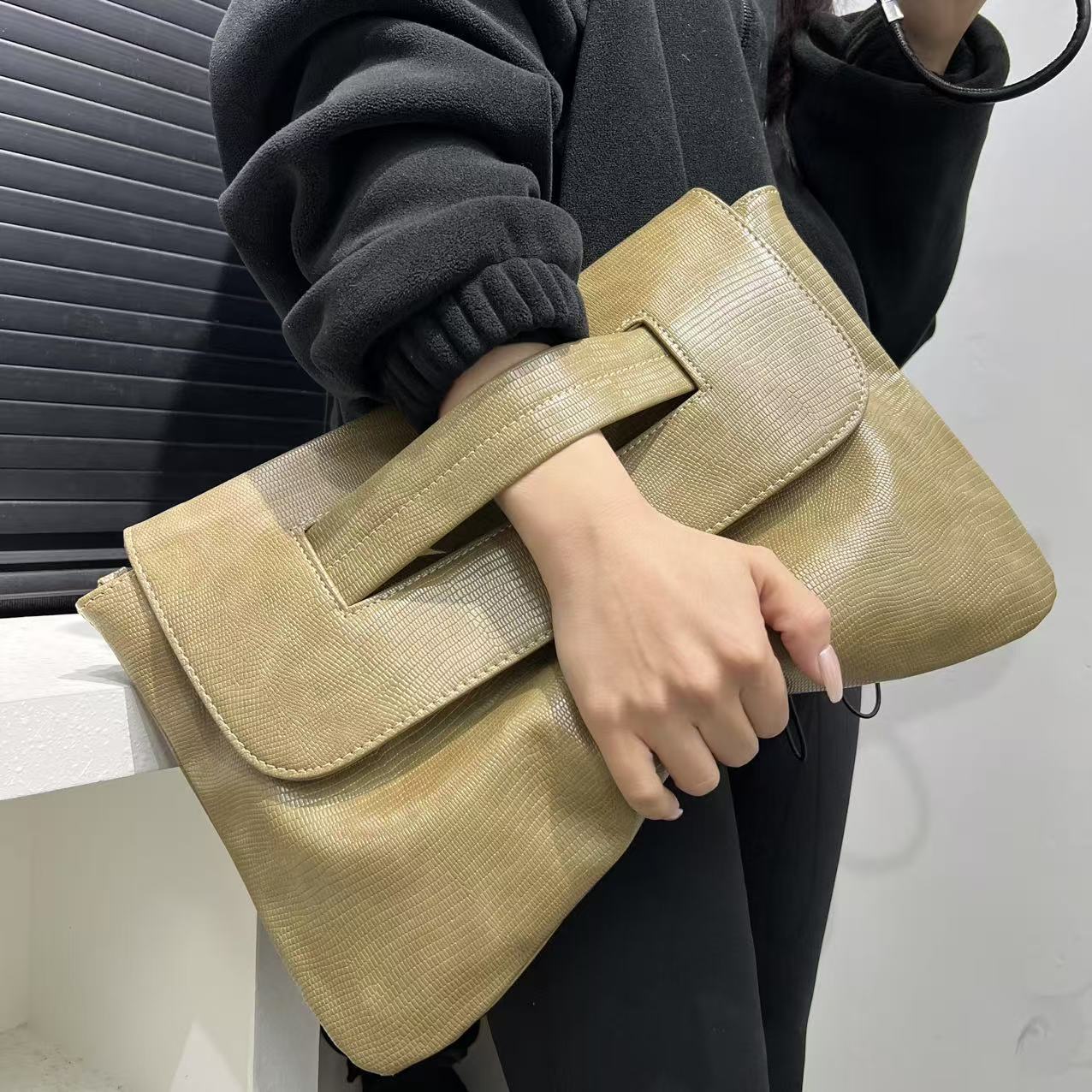 Large Capacity Briefbag
