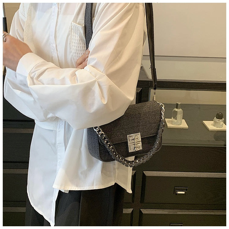 New Western Style All-matching Wide Shoulder Strap Crossbody Super Hot Small Square Bag