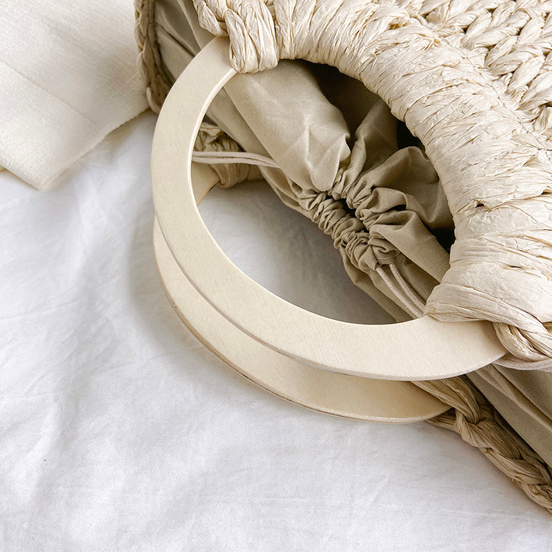 Fashionable Straw Bag With Round Wooden Handle