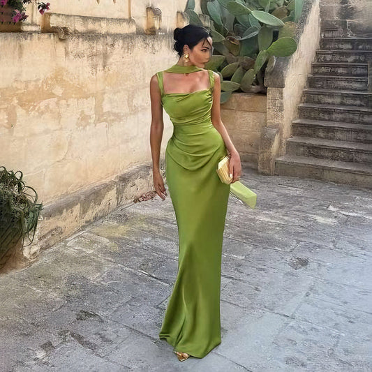 Slim-fit Solid-color Backless Pleated Gown