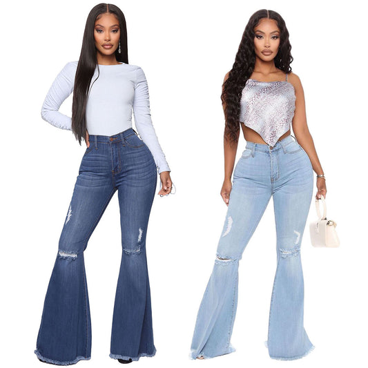 Flared jeans til kvinder med hul på knæet