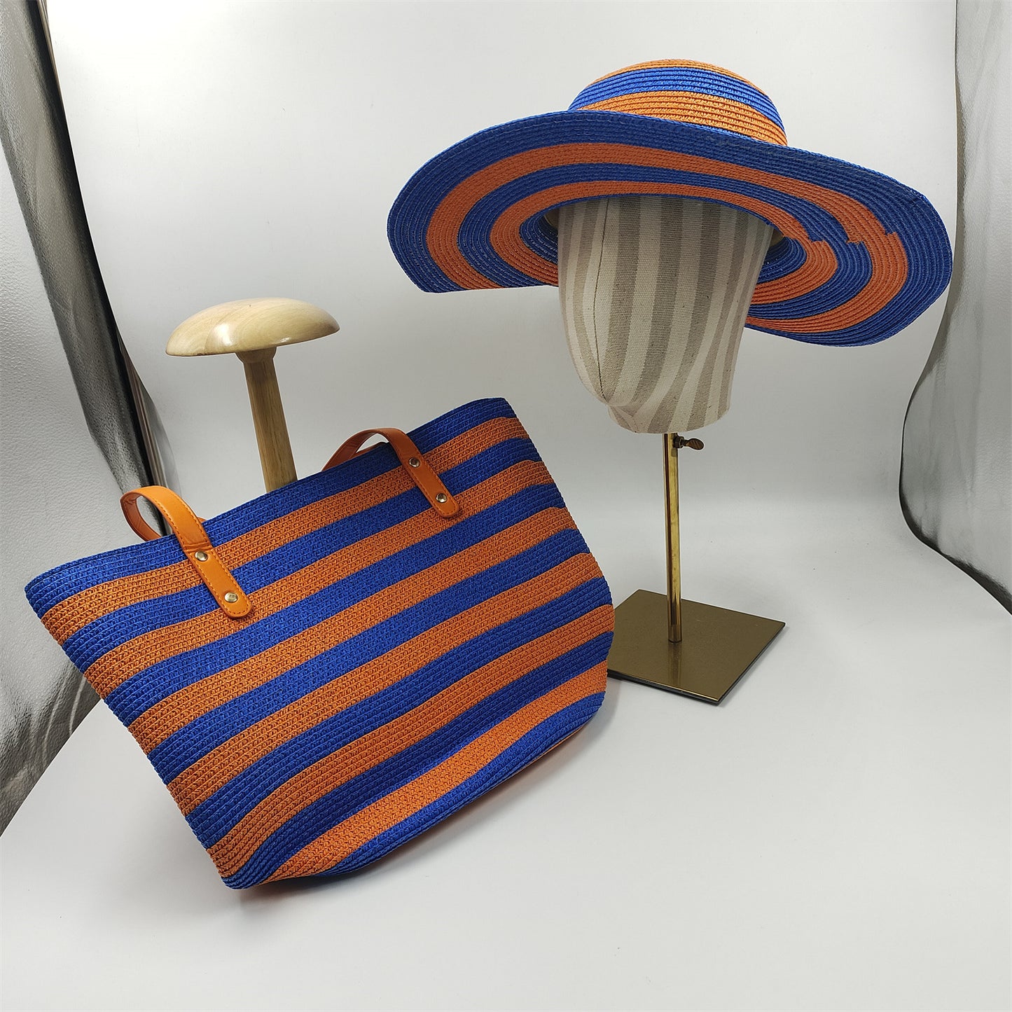 Outdoor Breathable Sun Shade Can Be Folded Large Eaves Striped Straw Hat