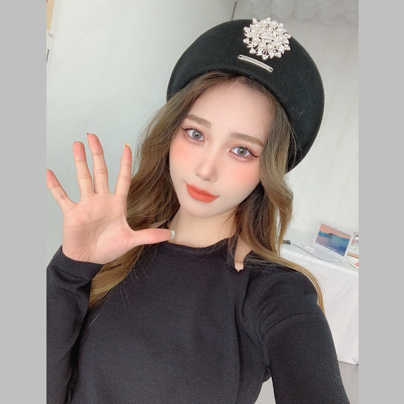 Celebrity Elegant Bright Diamond Woolen Black Beret