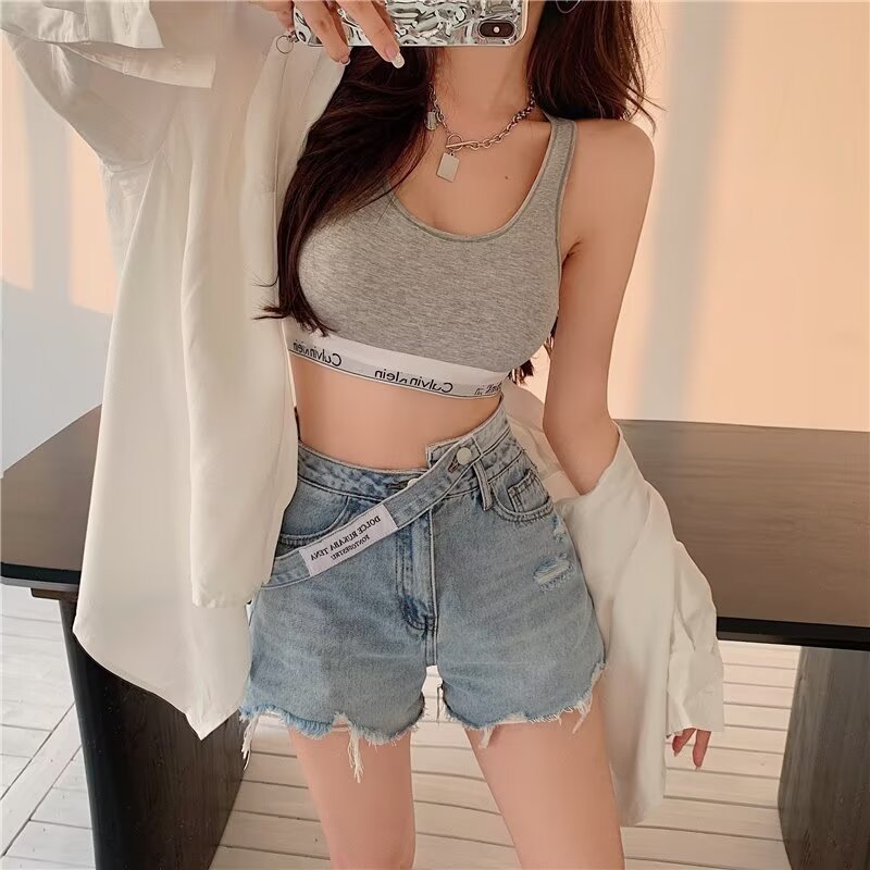 Wide-leg Shorts That Are Trendy And Stylish