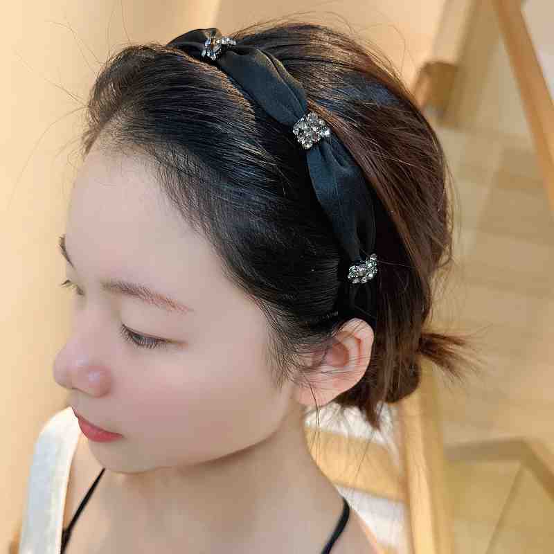 New High-end Silk Fabric Hairband With Rhinestones And A Bow Knot