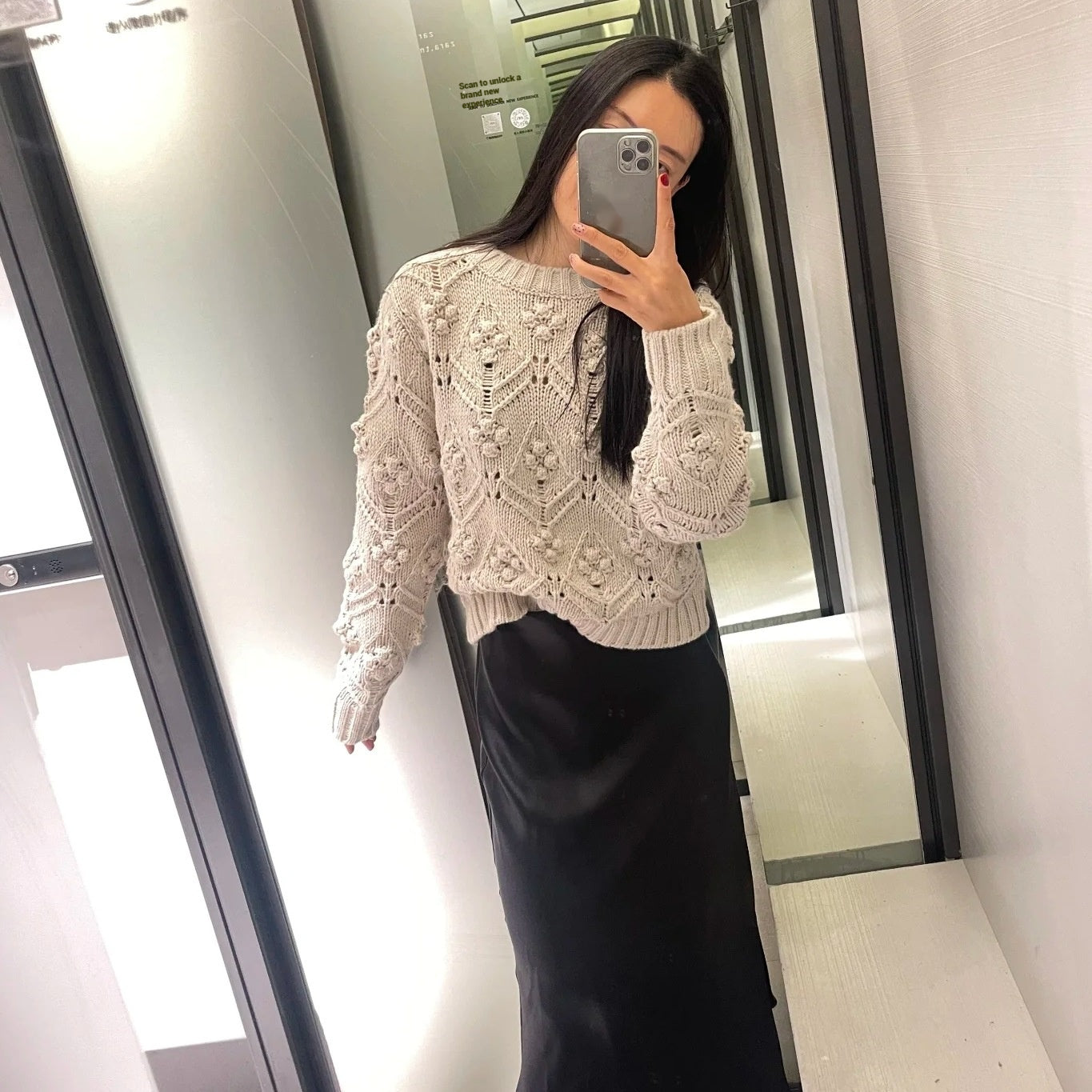 Damemode Strikket Sweater med Rund Hals og Hulmønster