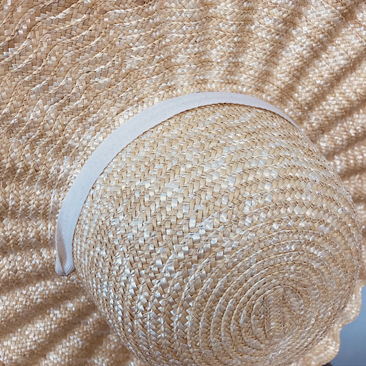 Idyllic Wind Wave Semitic Straw Hat