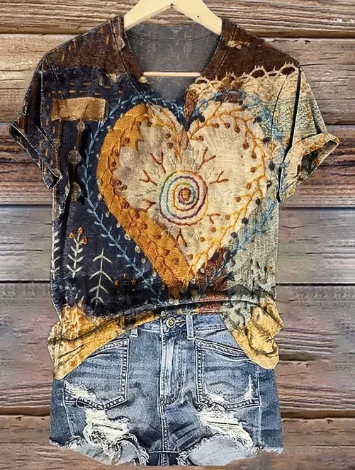 Boho T-shirt til kvinder med hjerteprint og V-hals