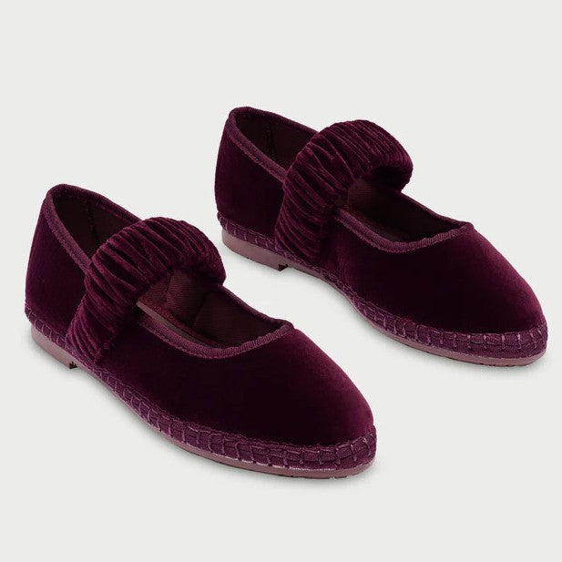 Pointed-toe Velvet Slip-on Ballet Flats With Elastic And Pleats
