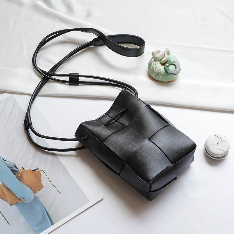 New Korean Weaving Mobile Phone Bag Crossbody Small Bag Vertical Mobile Phone Bag Women's Fashion Mini Crossbody Shoulder Small Bag