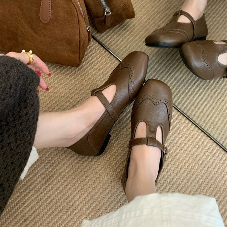 Vintage Flat-heeled Slingback Shoes With A T-strap Buckle