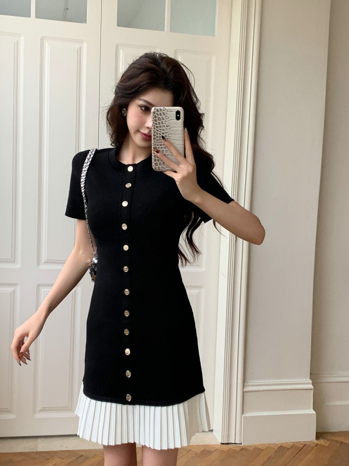 French-style Minimalist Luxury Black-and-white Patchwork Dress With Metal Accents