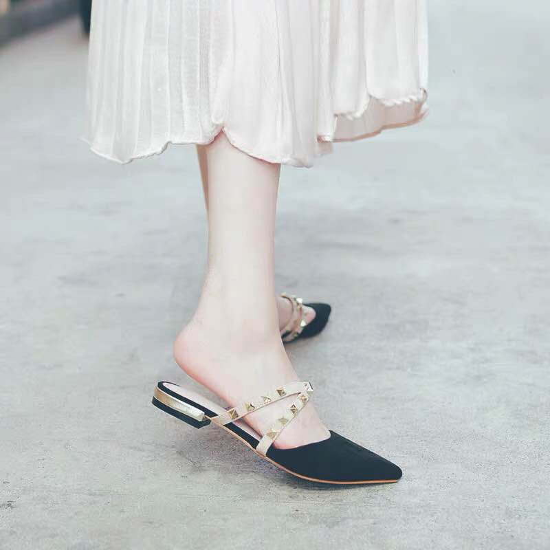 Casual Women's Pointed Toe Low-heel Rivet Sandals