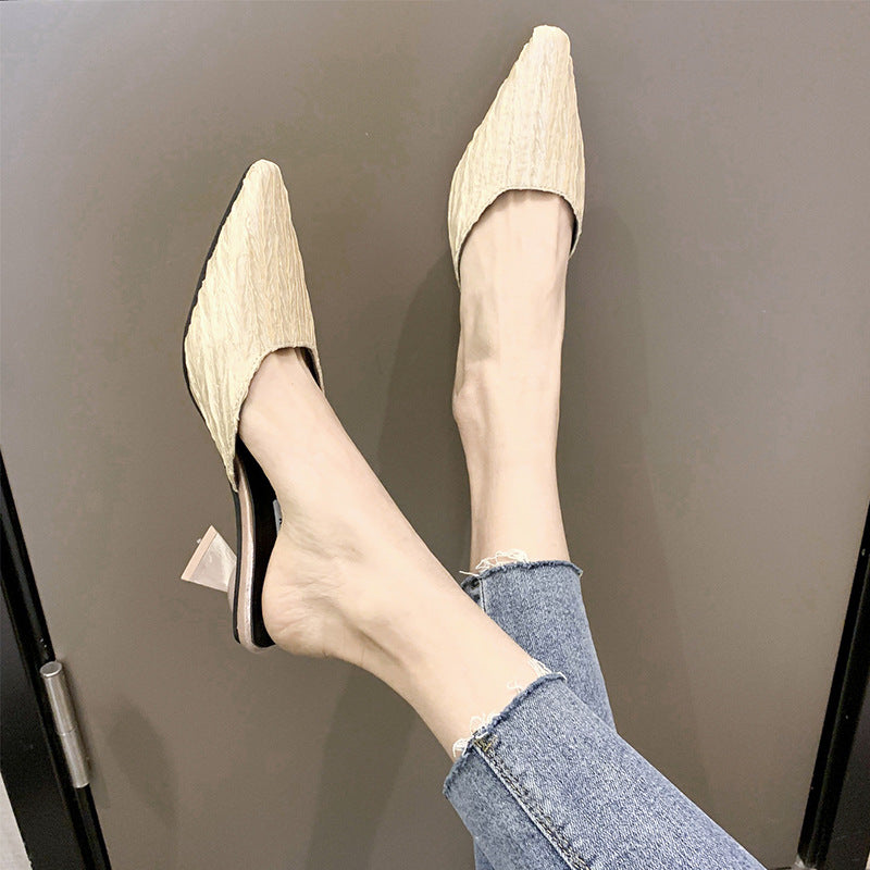 Wear Fashionable Sandals And Slippers Outside Baotou In Spring And Summer