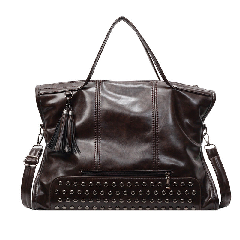 Women's New Fashion Rivet Large Capacity Portable Messenger Bag