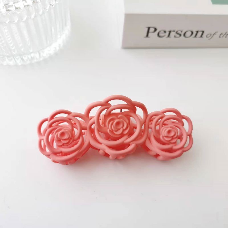 New Small Fragrant Wind Camellia Temperament Back Of The Head To Grab The Clip