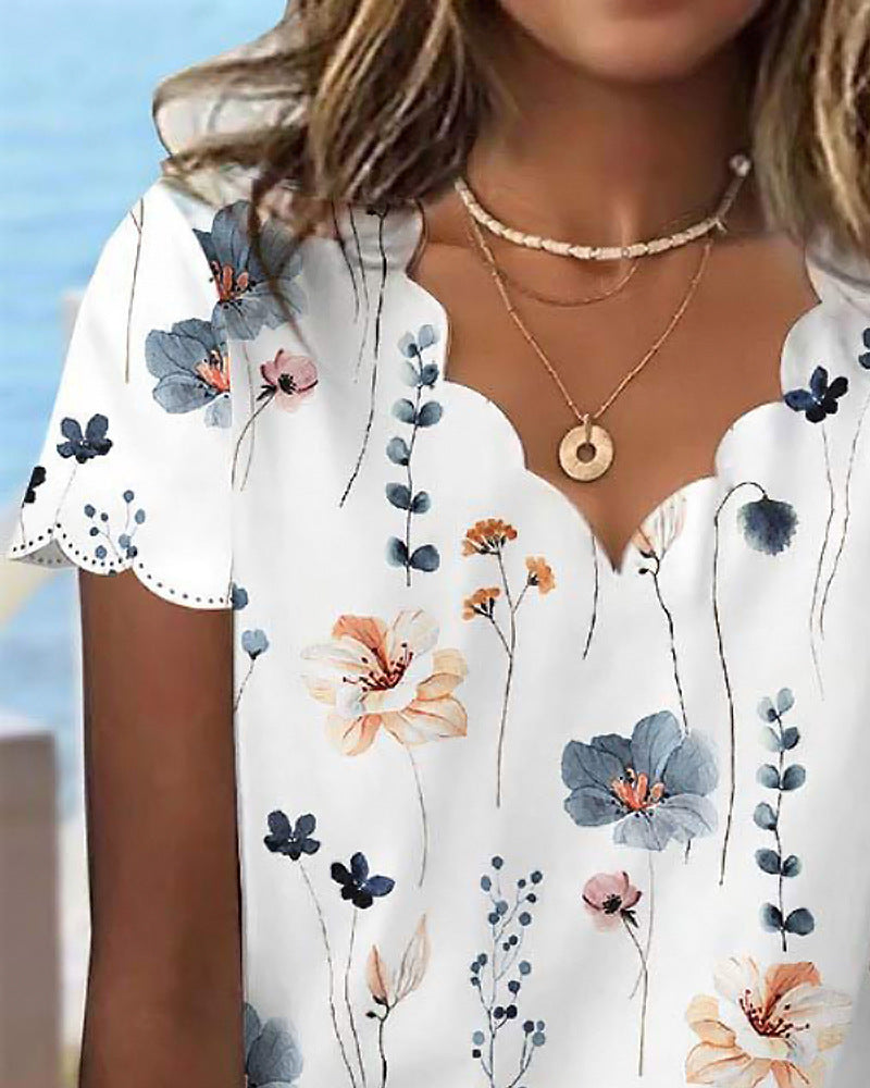 Kvinders Sexede Blomstrede T-shirt med Skalkrave til Sommer