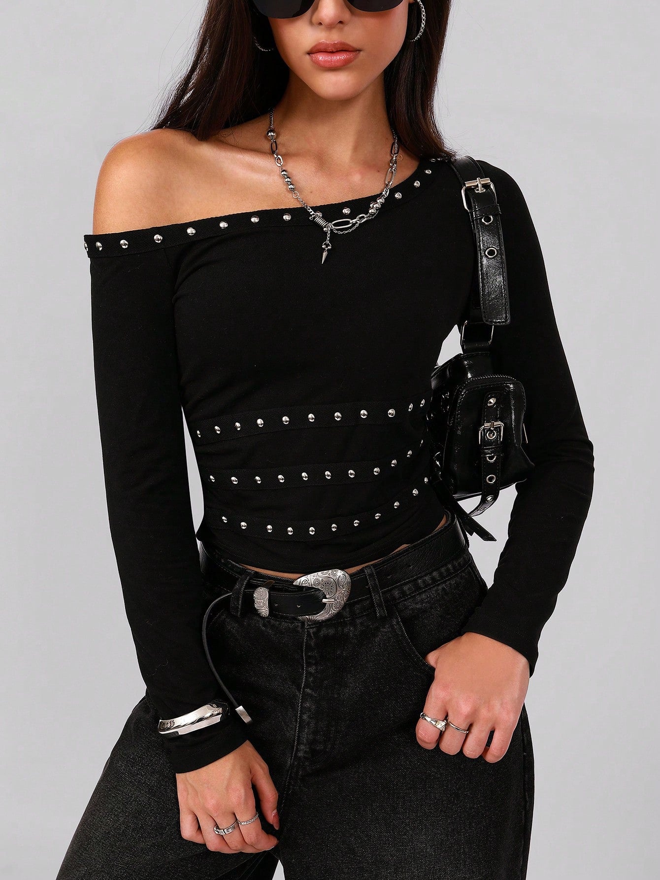 Oblique Shoulder Collar Metal Ribbon Nail Decoration Slim-fit T-shirt