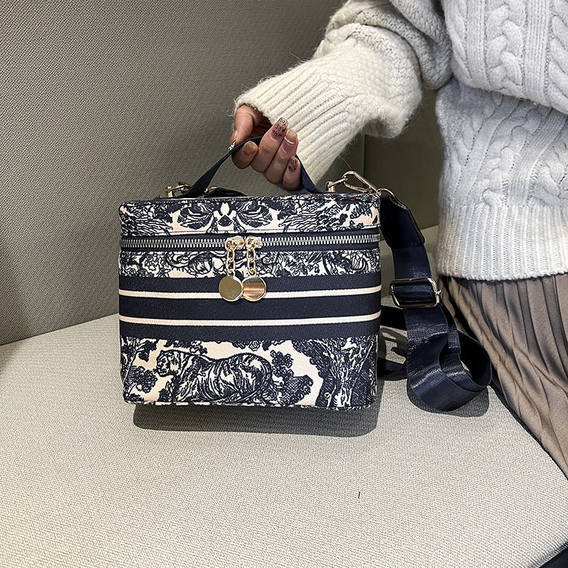 Canvas Embroidery Large Capacity Cosmetic Bag
