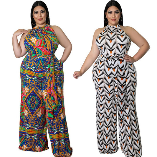 Afslappet halterneck-jumpsuit med print og bælte til kvinder i store størrelser