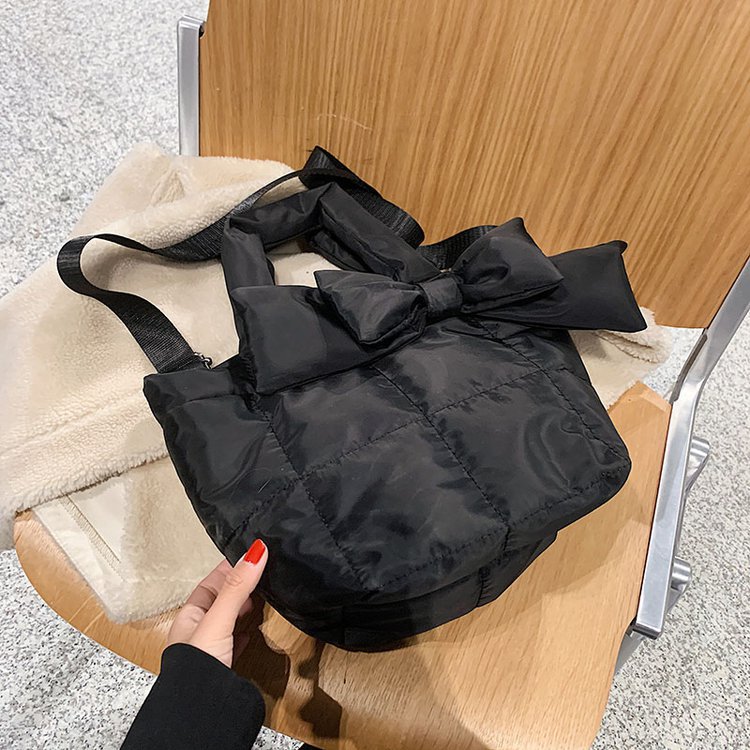Women's Large Capacity Diamond Shaped Shoulder Bag
