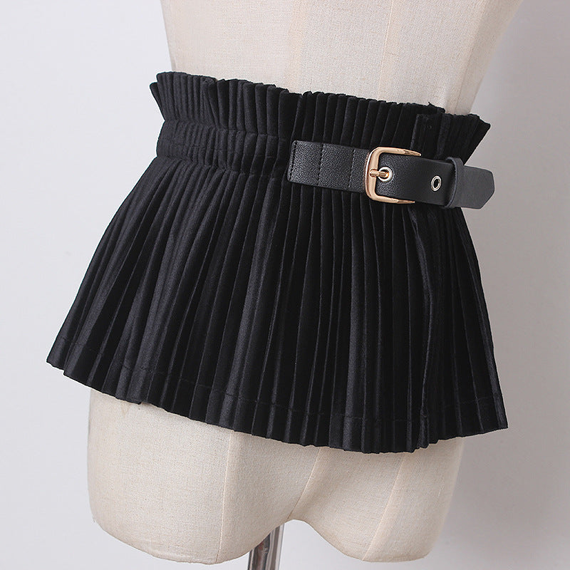 Autumn And Winter New Belt Buckle Design Retro Velvet Pleated Skirt Style