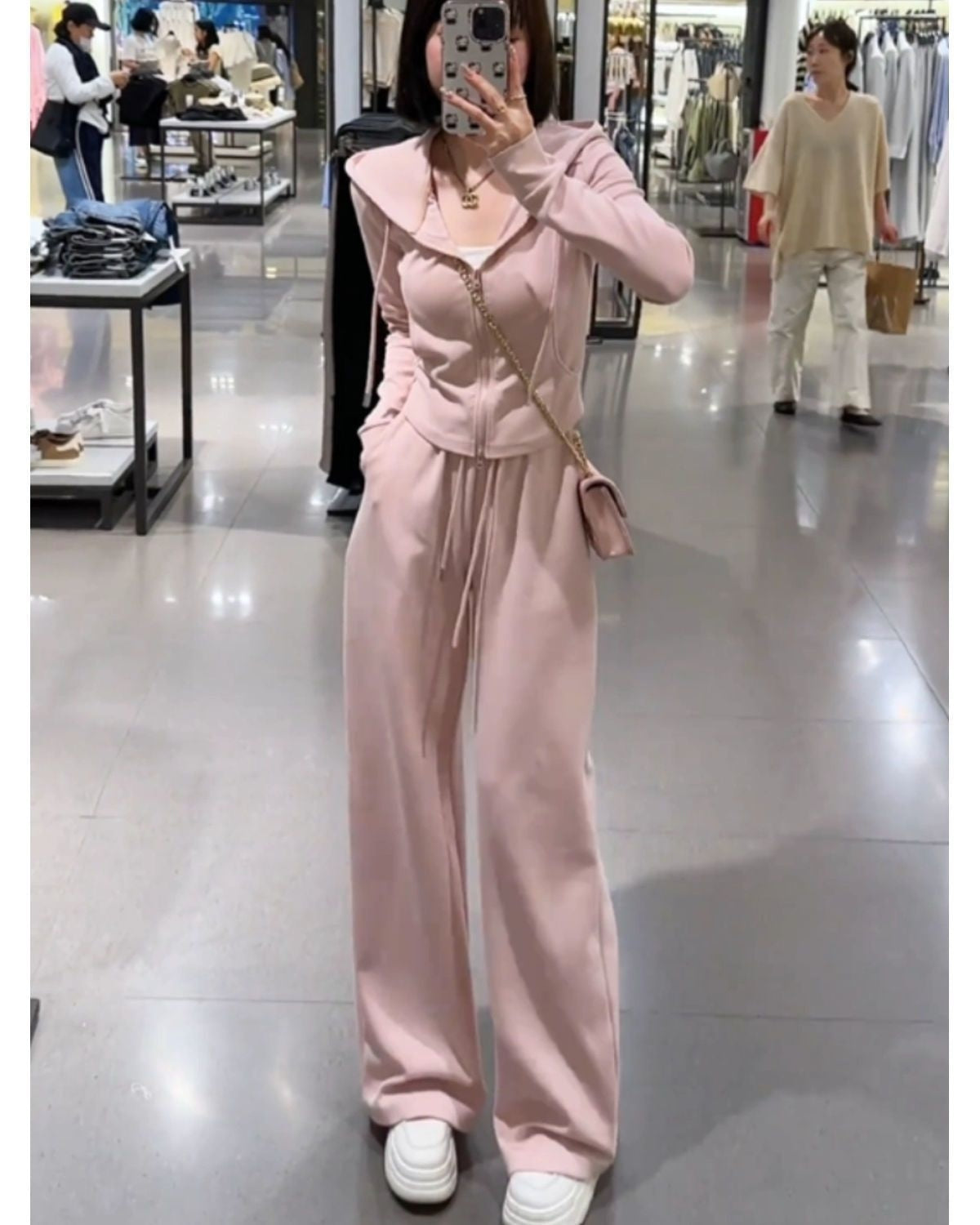Fashionable Slimming Youthful Sportswear For Women
