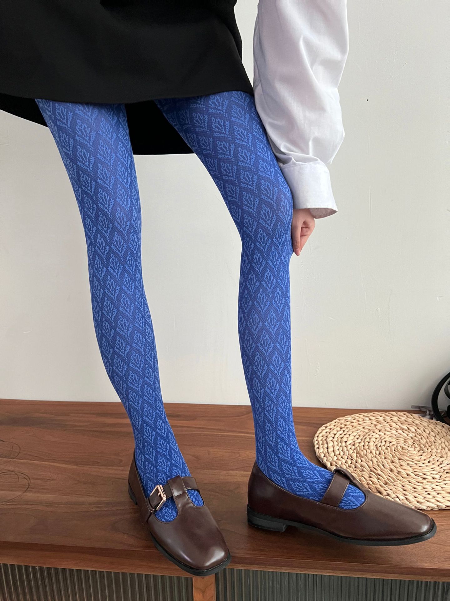 Japanese-style Retro Dark Floral Autumn Slimming White Tights
