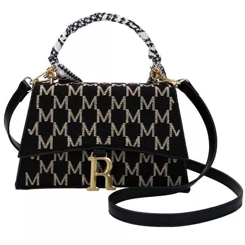 High-grade Portable R Letter Small Square All-match Messenger Bag