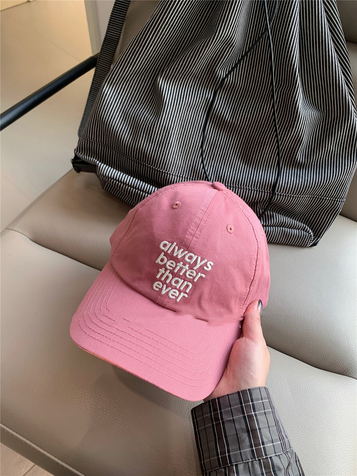 Lu Xi Korean Style Embroidered White Wide Brim Baseball Cap For Women