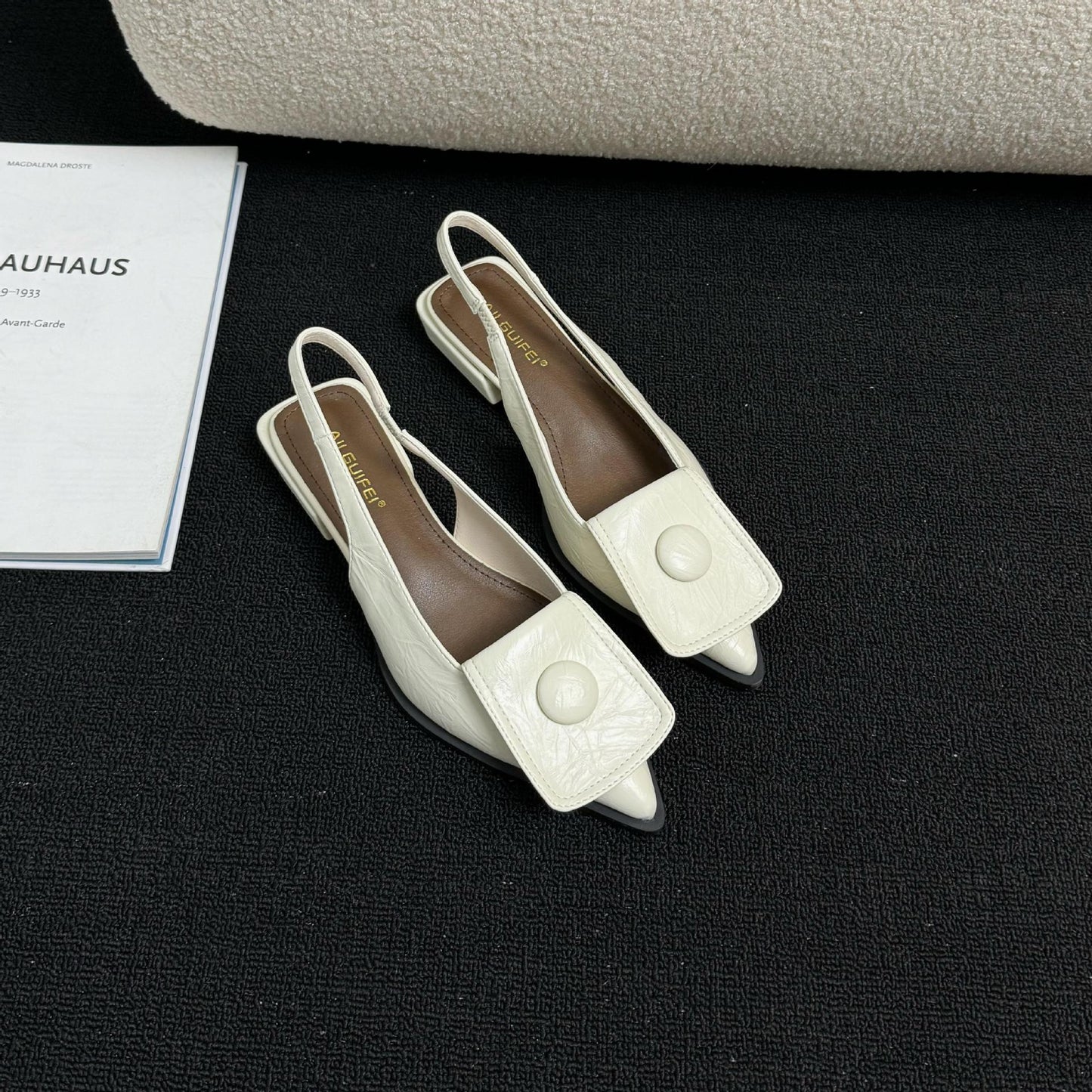 Low-cut Low Heel Closed Toe Sandals Women's Pointed Toe Shoes Back Strap