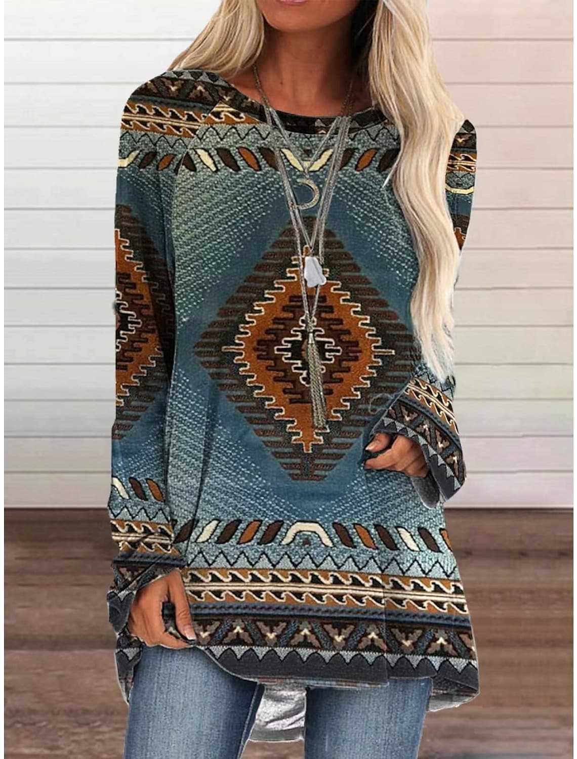 Lang T-shirtkjole i retro etnisk stil