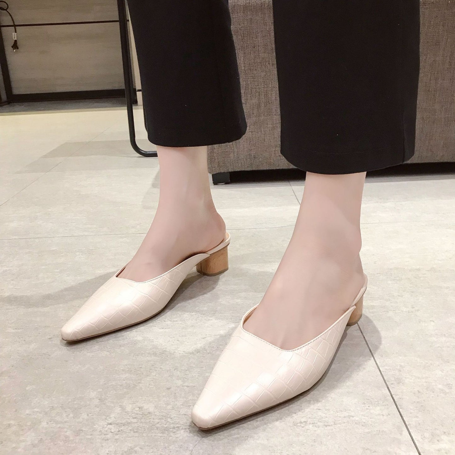Outer Fashion Wear Sandals With Pointed Toes And Lazy People