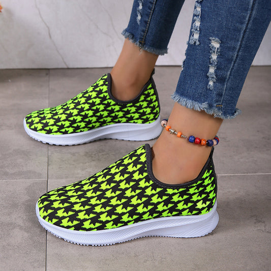 Houndstooth-mønstrede sneakers med rund snude og mesh-flade sko