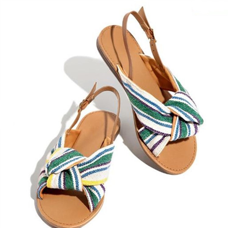 Open-toe Casual Women's Sandals With A Buckle And Platform Sole