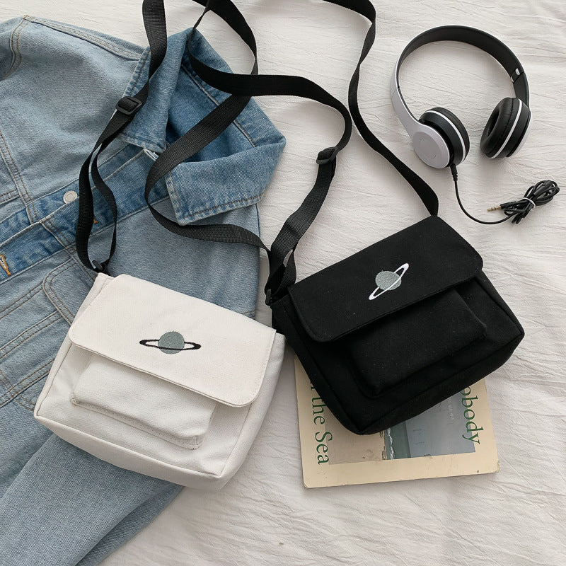 Men's And Women's Fashion Retro Embroidered Canvas Bag