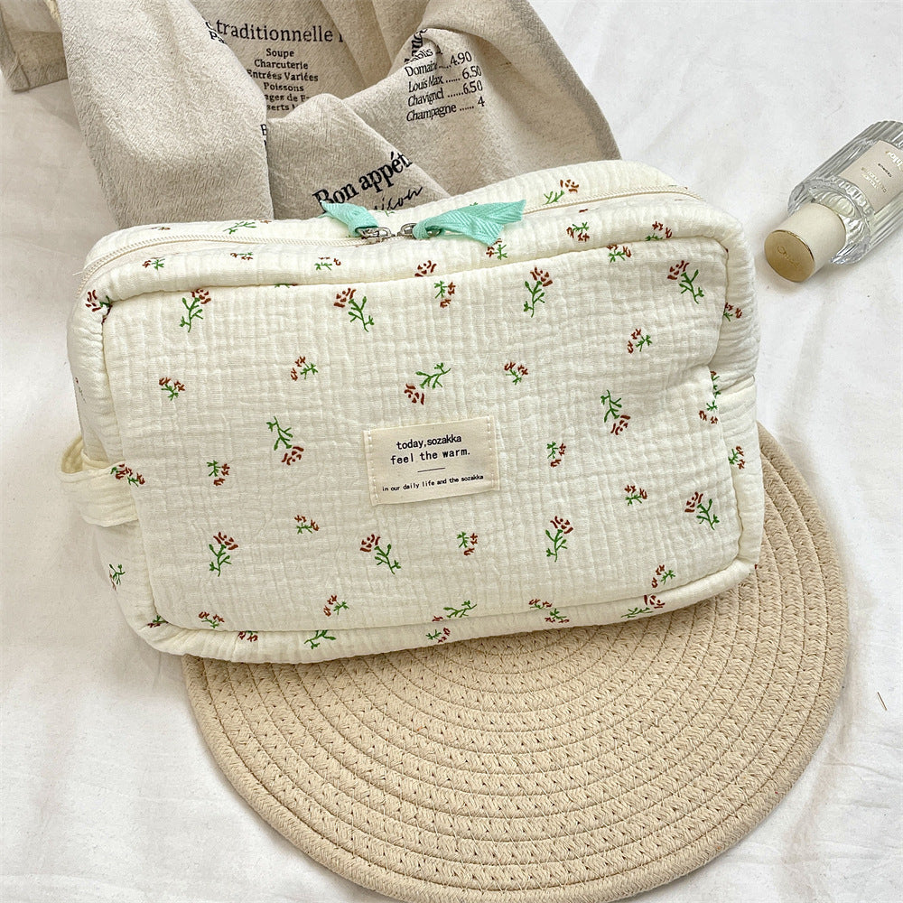 Large Capacity Blue Crabapple Flower Makeup Bag
