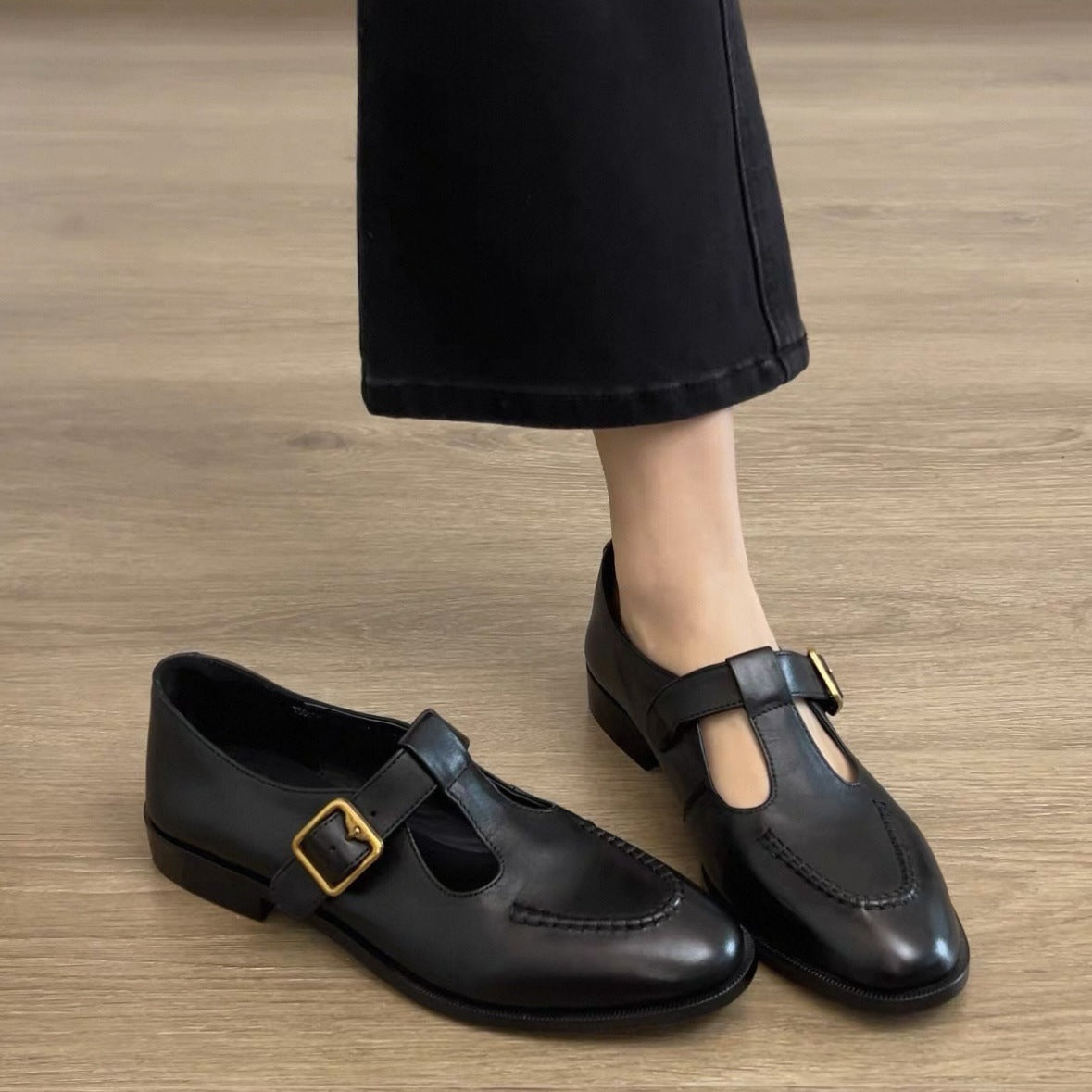 Spring British-style Retro T-Strap Chunky Heel Round-toe Commuter Pumps